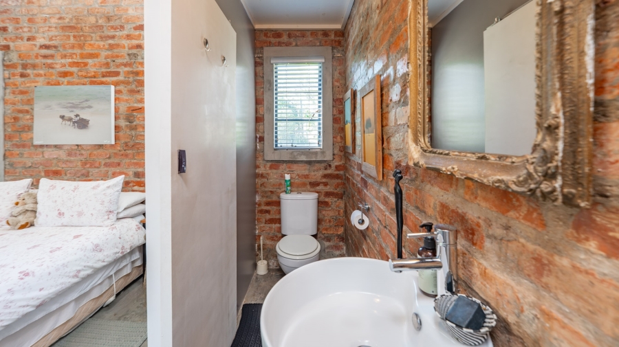 2 Bedroom Property for Sale in Napier Western Cape